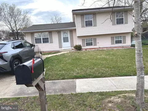 10810 Hollaway Dr, Marlboro, MD 20772