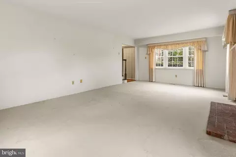 Living - 8714 Granite Ln, Laurel, MD 20708 photo 2 of 5