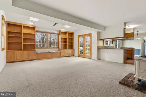 Living - 8714 Granite Ln, Laurel, MD 20708 photo 4 of 5