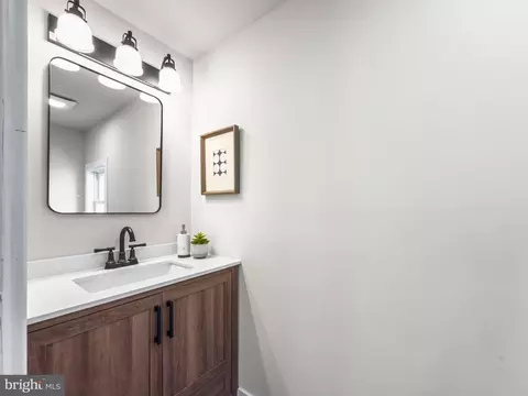 Bath - 4633 Eastern Ave, Mount Rainier, MD 20712 photo 1 of 2