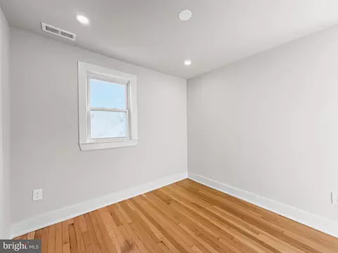 Bedroom - 4633 Eastern Ave, Mount Rainier, MD 20712 photo 5 of 9