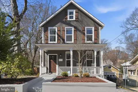 4222 34th St, Mount Rainier, MD 20712