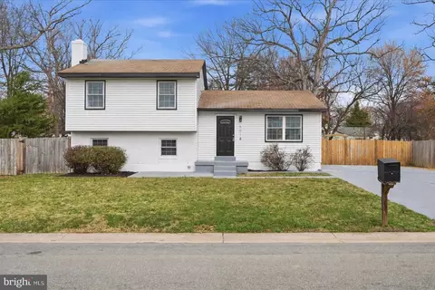 6018 Woodland Ln, Clinton, MD 20735