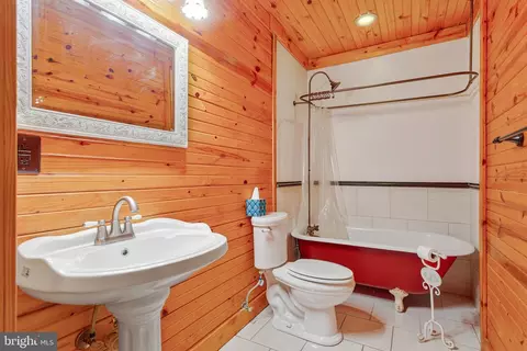 Bath - 18304 Cedarville Rd, Brandywine, MD 20613 photo 1 of 1