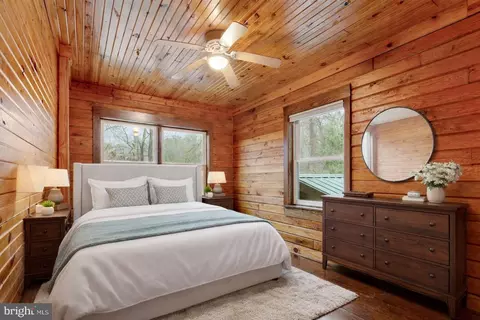 Bedroom - 18304 Cedarville Rd, Brandywine, MD 20613 photo 2 of 3