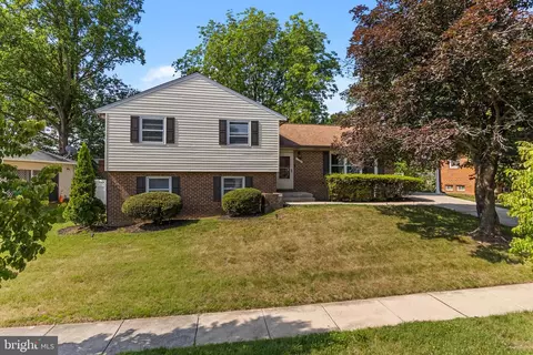 12709 Whiteholm Dr, Marlboro, MD 20774
