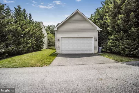 Exterior - 7208 Cherry Ln, Laurel, MD 20707 photo 4 of 4
