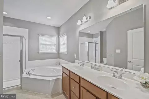 Entry Way - 7208 Cherry Ln, Laurel, MD 20707 photo 6 of 7