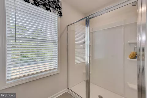 Bath - 13902 Ejay Dr, Brandywine, MD 20613 photo 3 of 4