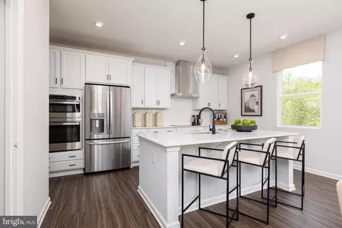 Kitchen - 13902 Ejay Dr, Brandywine, MD 20613 photo 3 of 6