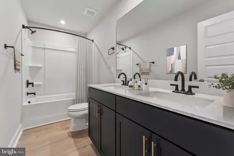 Entry Way - 13906 Ejay Dr, Brandywine, MD 20613 photo 10 of 18