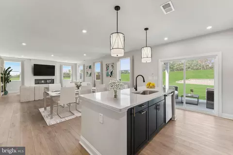 Entry Way - 13906 Ejay Dr, Brandywine, MD 20613 photo 11 of 18