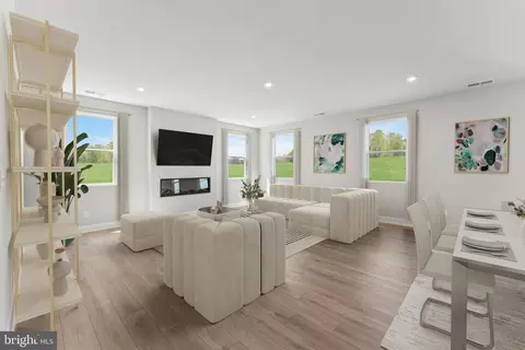Living - 13906 Ejay Dr, Brandywine, MD 20613 photo 4 of 4