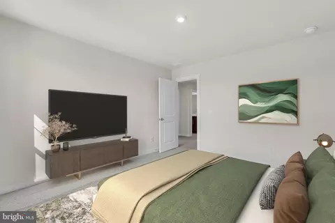 Bedroom - 13906 Ejay Dr, Brandywine, MD 20613 photo 2 of 18