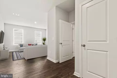 Entry Way - 13901 Ejay Dr, Brandywine, MD 20613 photo 5 of 15