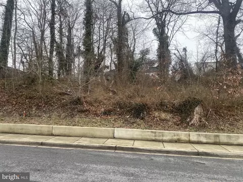422 Nova Ave, Capitol Heights, MD 20743