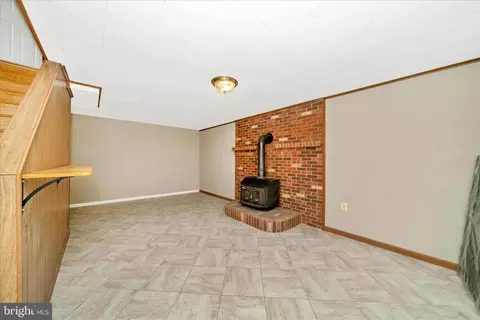 Living - 16706 Cedarforest Rd, Brandywine, MD 20613 photo 1 of 2