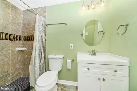 Bath - 16706 Cedarforest Rd, Brandywine, MD 20613 photo 3 of 3