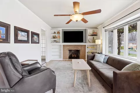 Living - 16100 Malcolm Dr, Laurel, MD 20707 photo 3 of 5