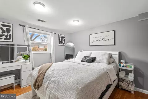 Bedroom - 11411 Hermitt St, Clinton, MD 20735 photo 8 of 9