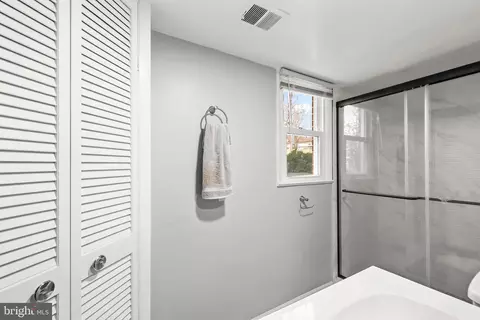 Bath - 11411 Hermitt St, Clinton, MD 20735 photo 3 of 3