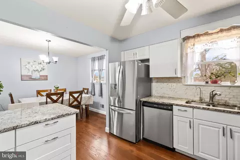 Kitchen - 11411 Hermitt St, Clinton, MD 20735 photo 4 of 4