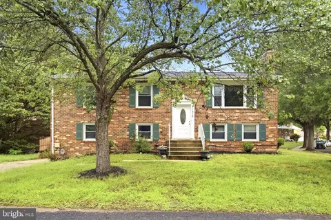 11913 Birchview Dr, Clinton, MD 20735