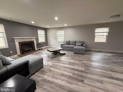 Living - 12606 Ivystone Ln, Laurel, MD 20708 photo 2 of 3