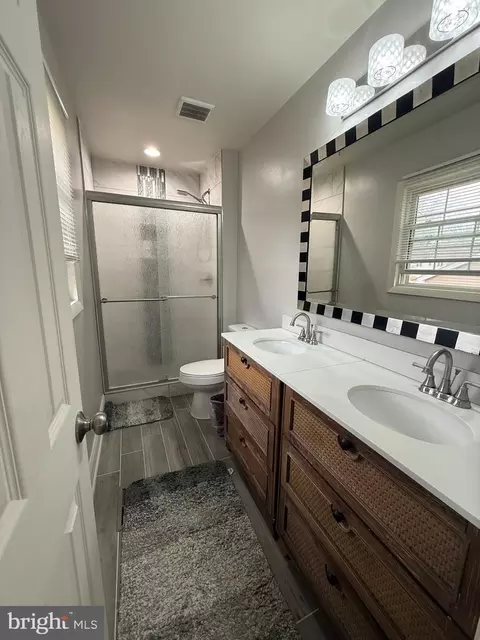 Bath - 12606 Ivystone Ln, Laurel, MD 20708 photo 8 of 9