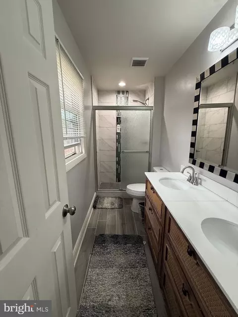 Bath - 12606 Ivystone Ln, Laurel, MD 20708 photo 7 of 9