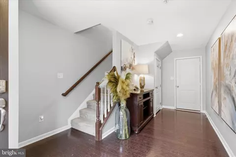 Entry Way - 9511 Smithview Pl, Lanham, MD 20706 photo 2 of 6