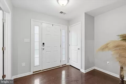 Entry Way - 9511 Smithview Pl, Lanham, MD 20706 photo 1 of 6