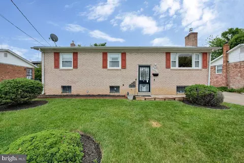 2721 Boones Ln, District Heights, MD 20747