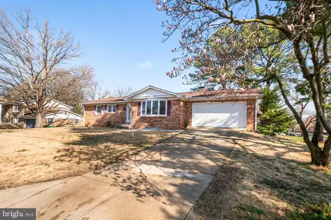 801 Pocahontas Dr, Fort Washington, MD 20744