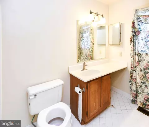 Bath - 8726 Fulton Ave, Lanham, MD 20706 photo 2 of 3