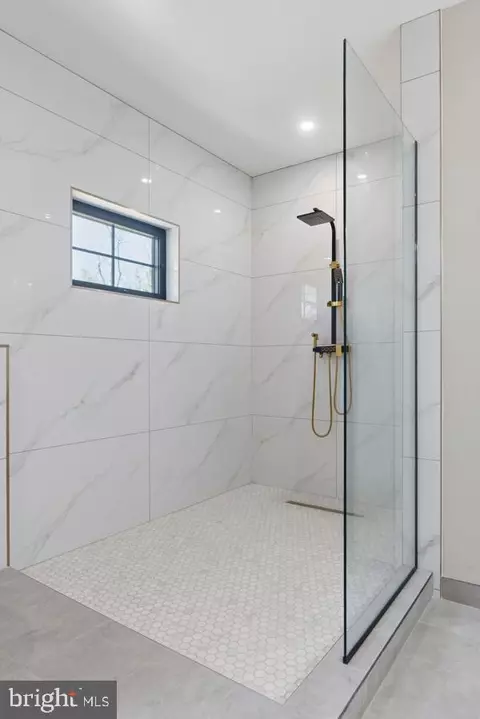 Bath - 11701 Duckettown Rd, Laurel, MD 20708 photo 3 of 7