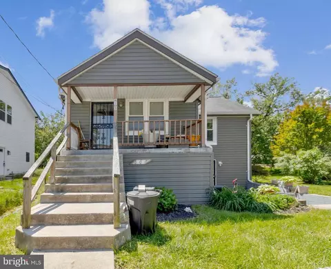 6105 Kolb St, Fairmount Heights, MD 20743