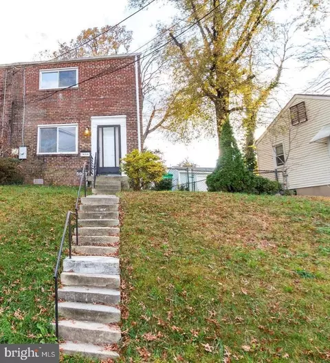 5907 Longfellow St, Riverdale, MD 20737