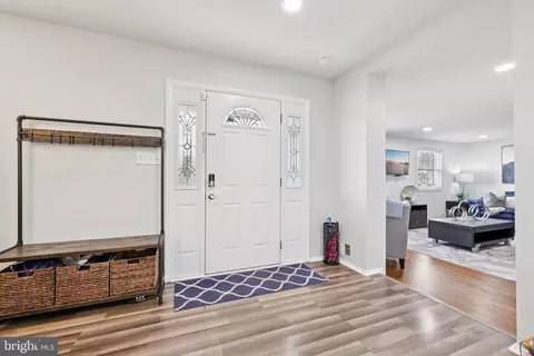 Entry Way - 8406 Snowden Loop Ct, Laurel, MD 20708 photo 4 of 5