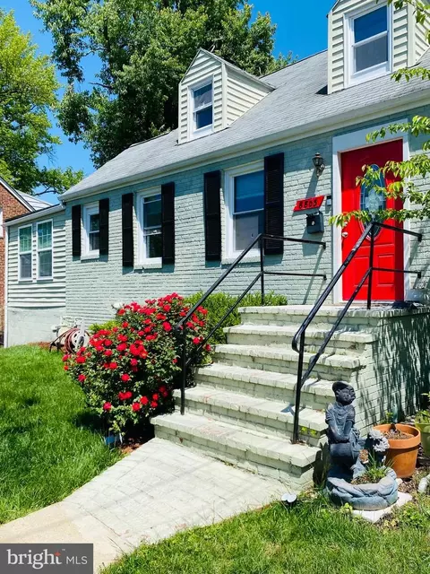 8803 58th Ave, Berwyn Heights, MD 20740