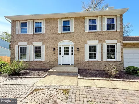 13 Alexandria Overlook Dr, Oxon Hill, MD 20745