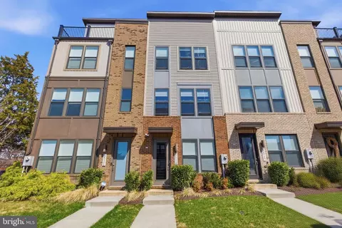 2519 Crimson Fox Dr, Hyattsville, MD 20782