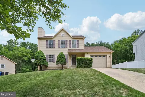 6910 Cherryfield Rd, Fort Washington, MD 20744
