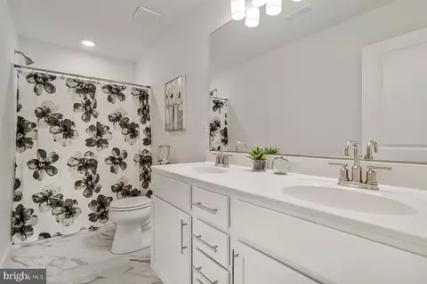 Entry Way - 5514 Glen Ave, Lanham, MD 20706 photo 12 of 16