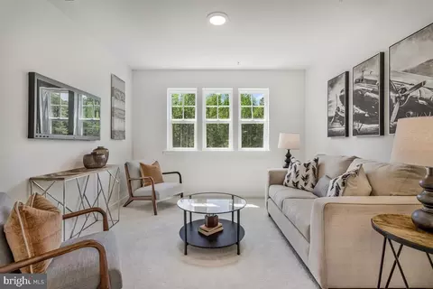 Entry Way - 5514 Glen Ave, Lanham, MD 20706 photo 14 of 16