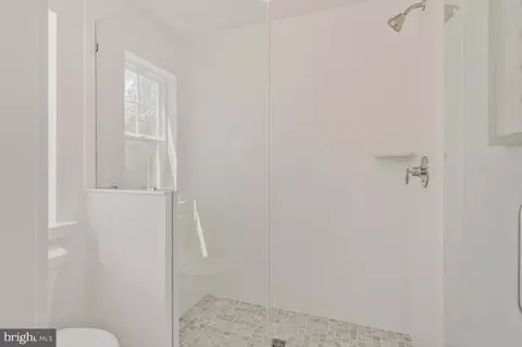 Bath - 5514 Glen Ave, Lanham, MD 20706 photo 2 of 3