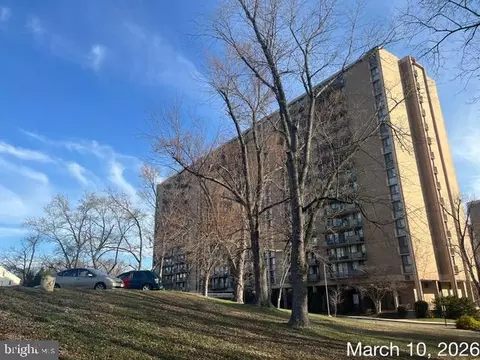 6100 Westchester Park Dr #707, College Park, MD 20740