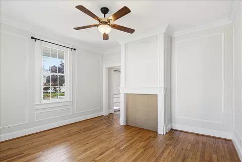 Living - 328 Laurel Ave, Laurel, MD 20707 photo 2 of 3