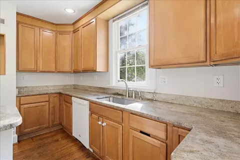 Kitchen - 328 Laurel Ave, Laurel, MD 20707 photo 3 of 5