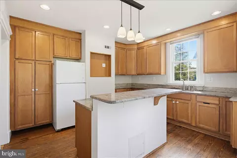 Kitchen - 328 Laurel Ave, Laurel, MD 20707 photo 4 of 5